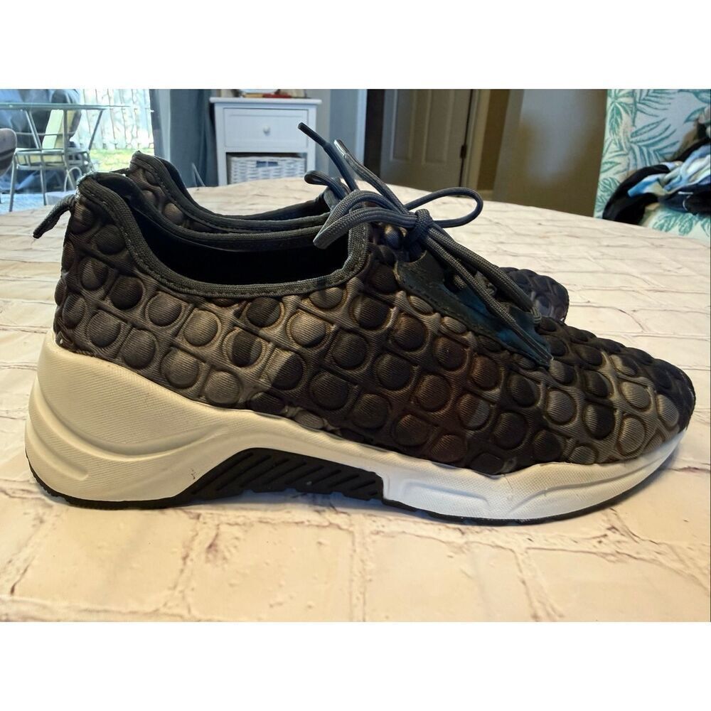 Linea Paolo Women's Size 6 Fashion Trainers Camo Bubble Fabric Sporty Athleisure - Picture 4 of 13
